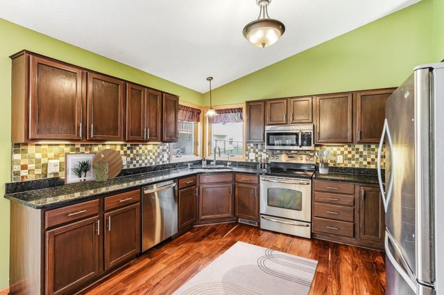 2445 Schaller Drive E, Maplewood, MN 55119