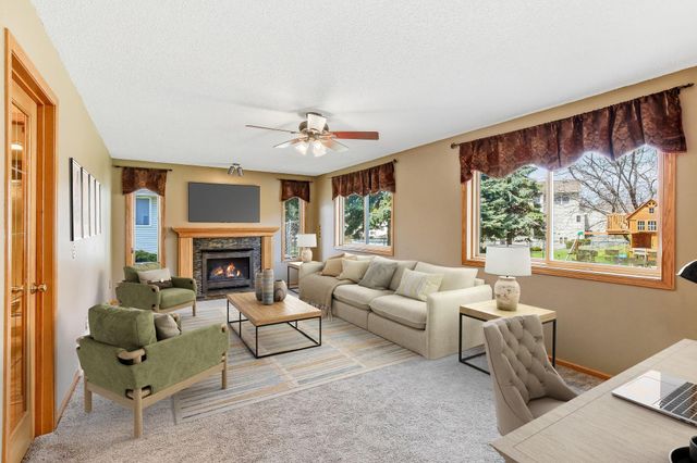 2445 Schaller Drive E, Maplewood, MN 55119