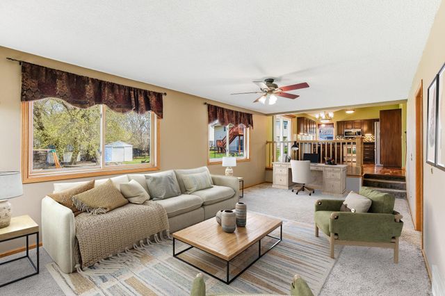 2445 Schaller Drive E, Maplewood, MN 55119