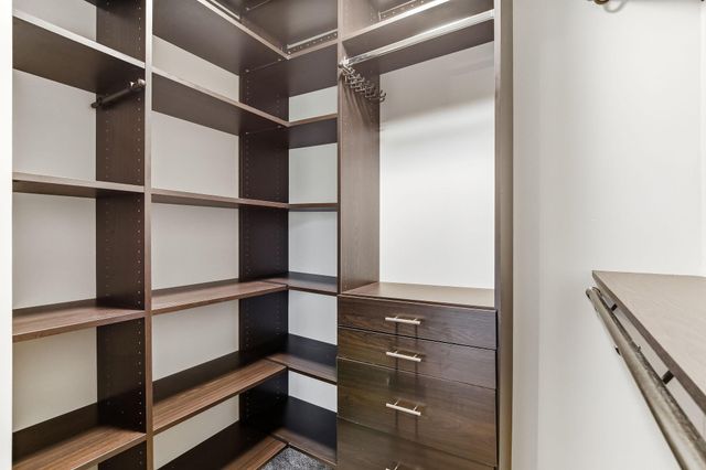 2445 Schaller Drive E, Maplewood, MN 55119