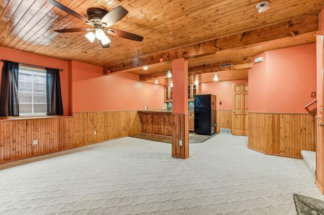 2445 Schaller Drive E, Maplewood, MN 55119