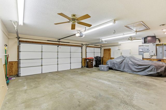 2445 Schaller Drive E, Maplewood, MN 55119