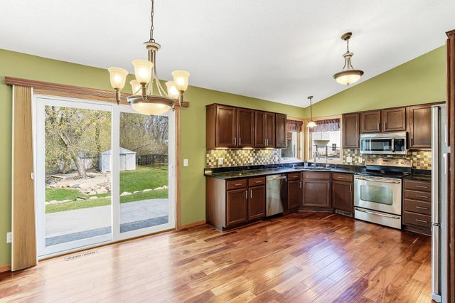 2445 Schaller Drive E, Maplewood, MN 55119