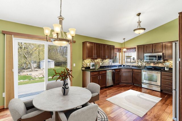 2445 Schaller Drive E, Maplewood, MN 55119