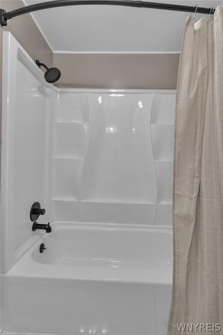 1420 Maple Road 6, Amherst, NY 14221