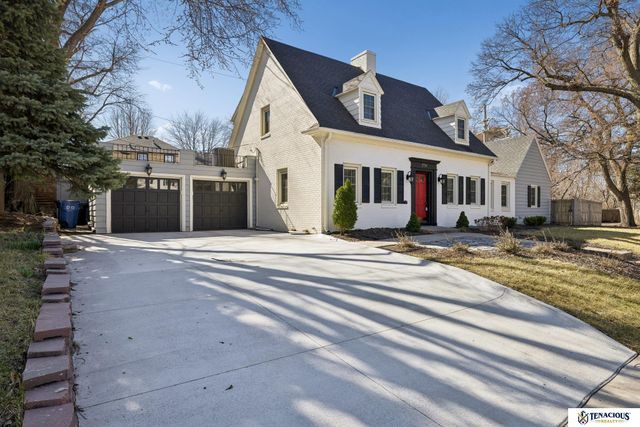 2701 Bradfield Drive, Lincoln, NE 68502