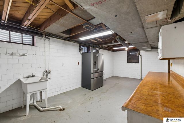 2701 Bradfield Drive, Lincoln, NE 68502