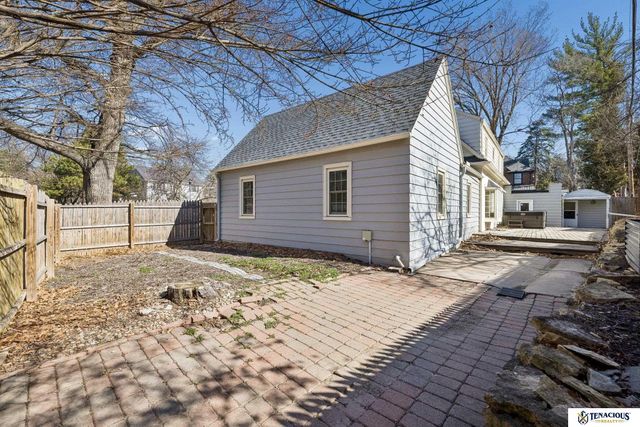 2701 Bradfield Drive, Lincoln, NE 68502