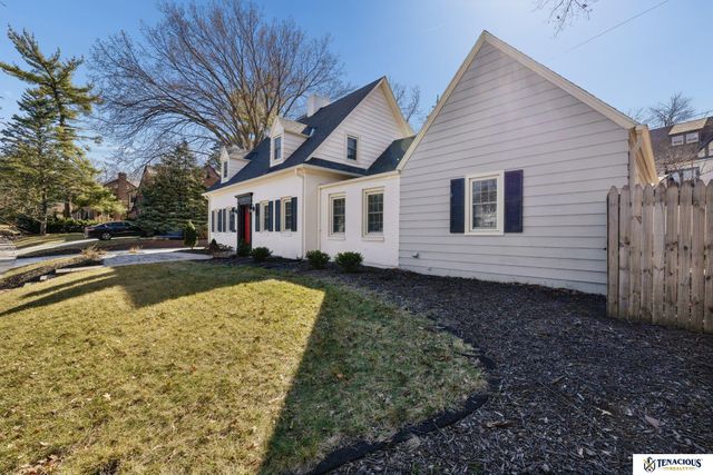 2701 Bradfield Drive, Lincoln, NE 68502