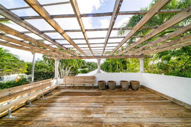 6465 Pine Tree Drive Cir, Miami Beach, FL 33141