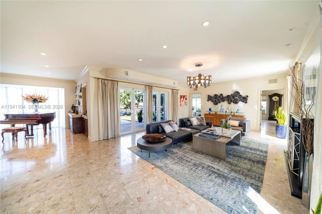 6465 Pine Tree Drive Cir, Miami Beach, FL 33141