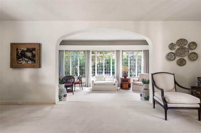 16 West Drive, Larchmont, NY 10538