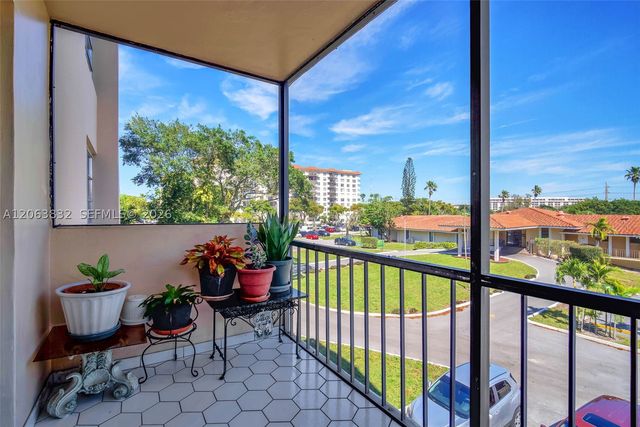 4160 Inverrary Dr 308, Lauderhill, FL 33319