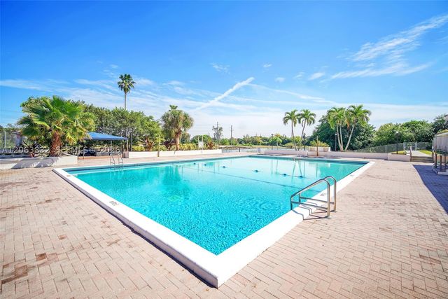 4160 Inverrary Dr 308, Lauderhill, FL 33319