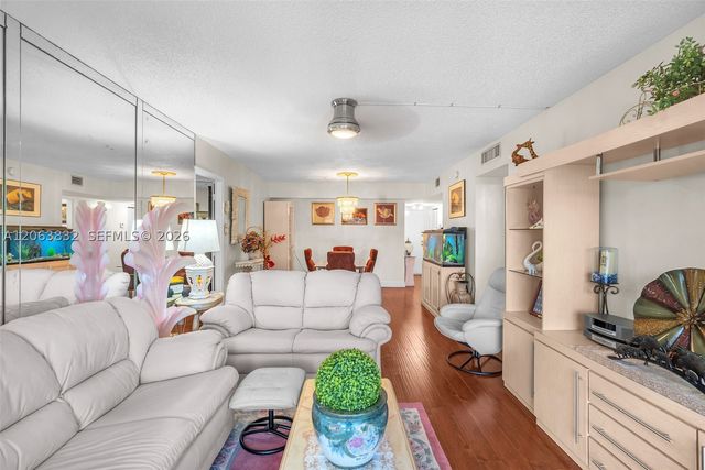 4160 Inverrary Dr 308, Lauderhill, FL 33319