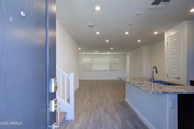 1087 E Chapman Drive, Chandler, AZ 85286