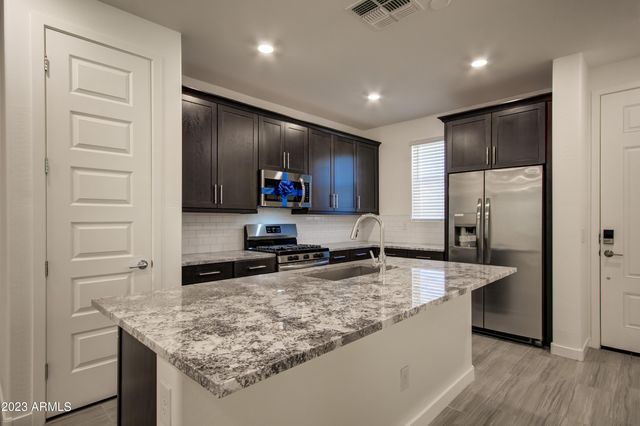 1087 E Chapman Drive, Chandler, AZ 85286