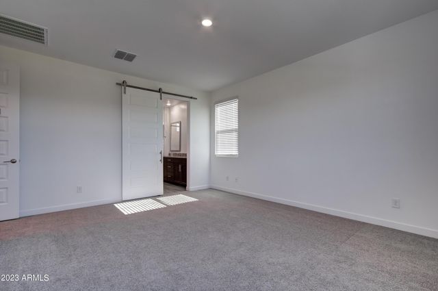 1087 E Chapman Drive, Chandler, AZ 85286