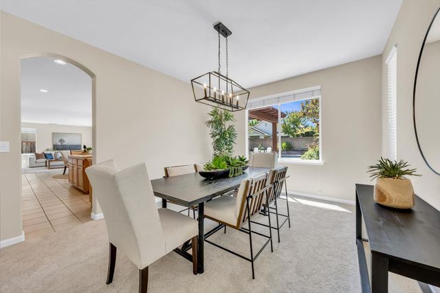 8425 Briggs Dr, Roseville, CA 95747