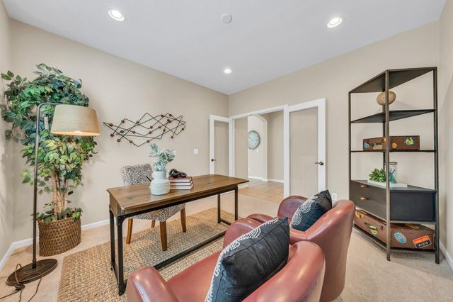 8425 Briggs Dr, Roseville, CA 95747
