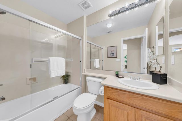 8425 Briggs Dr, Roseville, CA 95747
