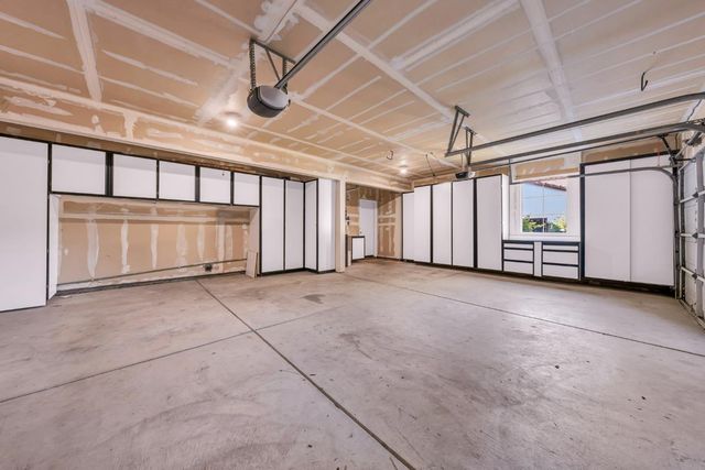 8425 Briggs Dr, Roseville, CA 95747