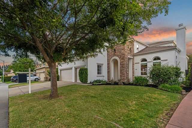 8425 Briggs Dr, Roseville, CA 95747