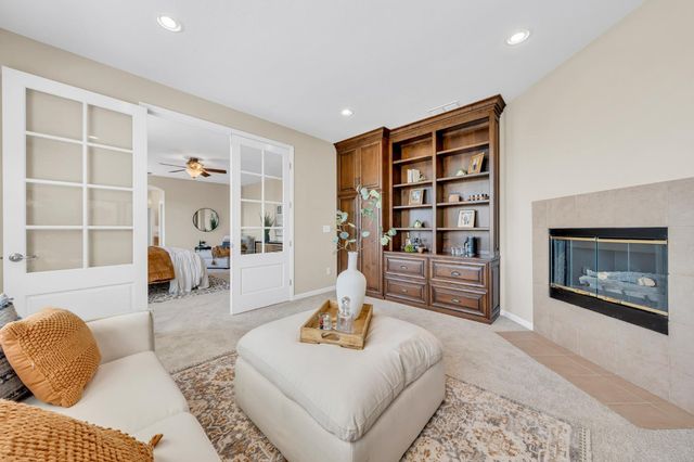 8425 Briggs Dr, Roseville, CA 95747