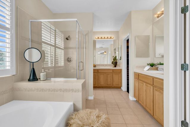 8425 Briggs Dr, Roseville, CA 95747