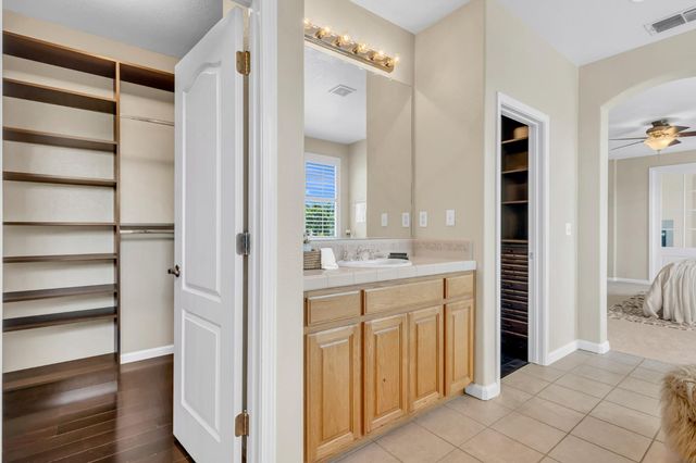 8425 Briggs Dr, Roseville, CA 95747