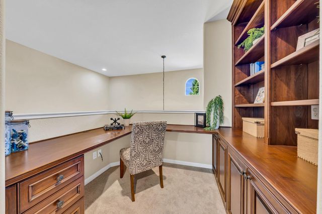 8425 Briggs Dr, Roseville, CA 95747