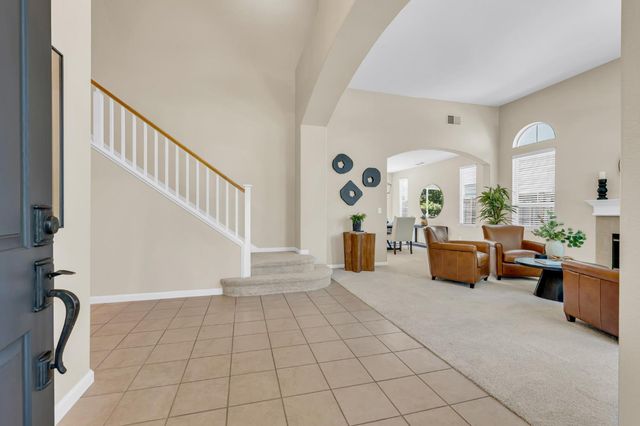 8425 Briggs Dr, Roseville, CA 95747