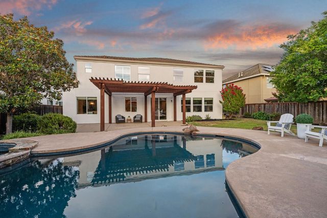 8425 Briggs Dr, Roseville, CA 95747