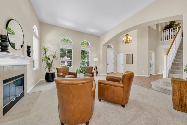 8425 Briggs Dr, Roseville, CA 95747