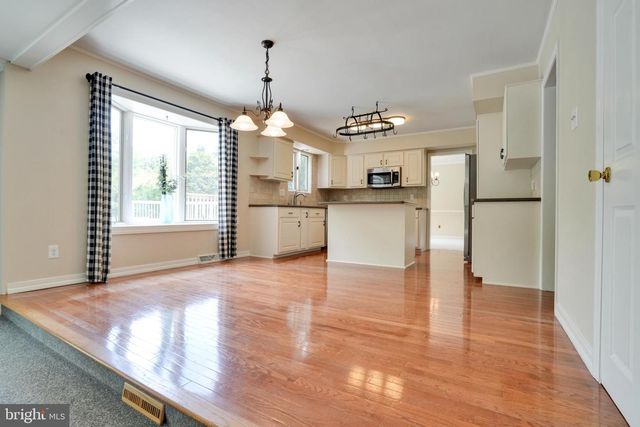 49 DORCHESTER RD, Collegeville, PA 19426
