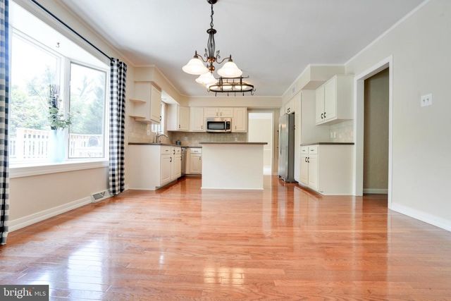 49 DORCHESTER RD, Collegeville, PA 19426