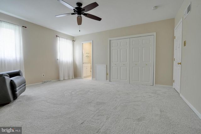 49 DORCHESTER RD, Collegeville, PA 19426