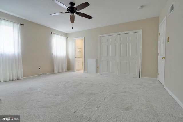 49 DORCHESTER RD, Collegeville, PA 19426
