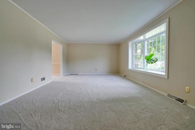 49 DORCHESTER RD, Collegeville, PA 19426