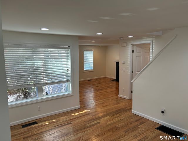 34 Cottage Street, New Hartford, CT 06057