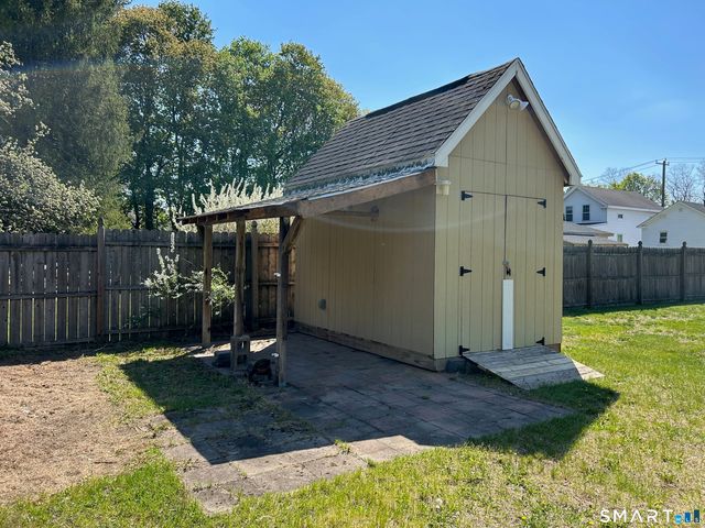 34 Cottage Street, New Hartford, CT 06057