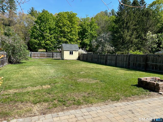 34 Cottage Street, New Hartford, CT 06057