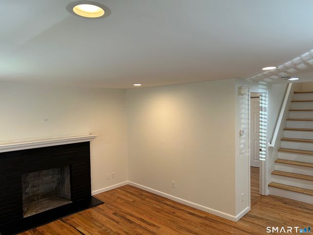 34 Cottage Street, New Hartford, CT 06057