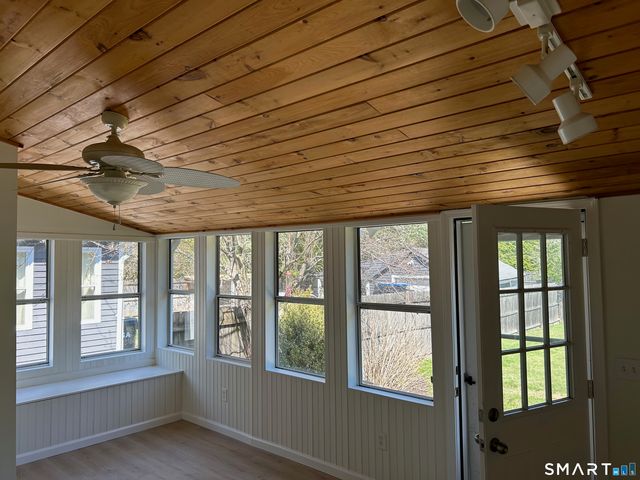 34 Cottage Street, New Hartford, CT 06057
