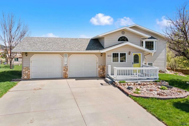 1613 ELK CT, Sturgis, SD 57785