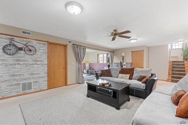 1613 ELK CT, Sturgis, SD 57785