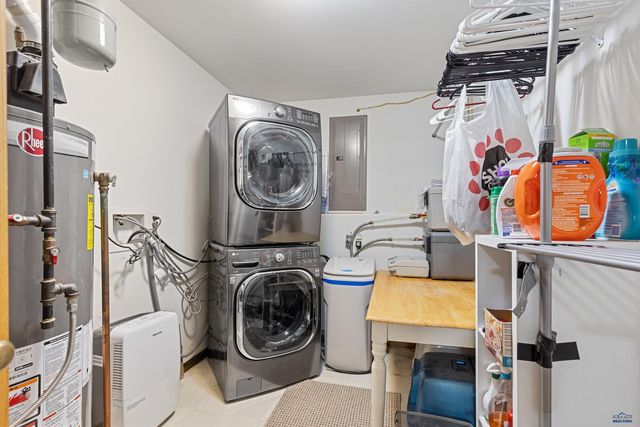 1613 ELK CT, Sturgis, SD 57785