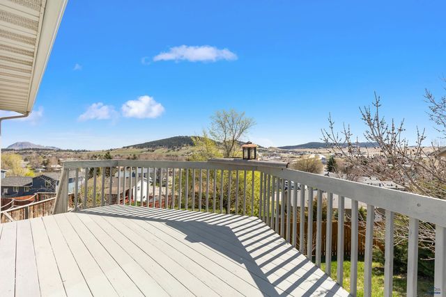1613 ELK CT, Sturgis, SD 57785