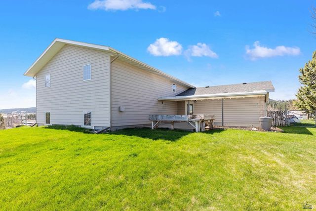 1613 ELK CT, Sturgis, SD 57785