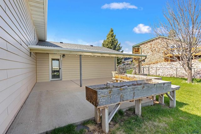 1613 ELK CT, Sturgis, SD 57785